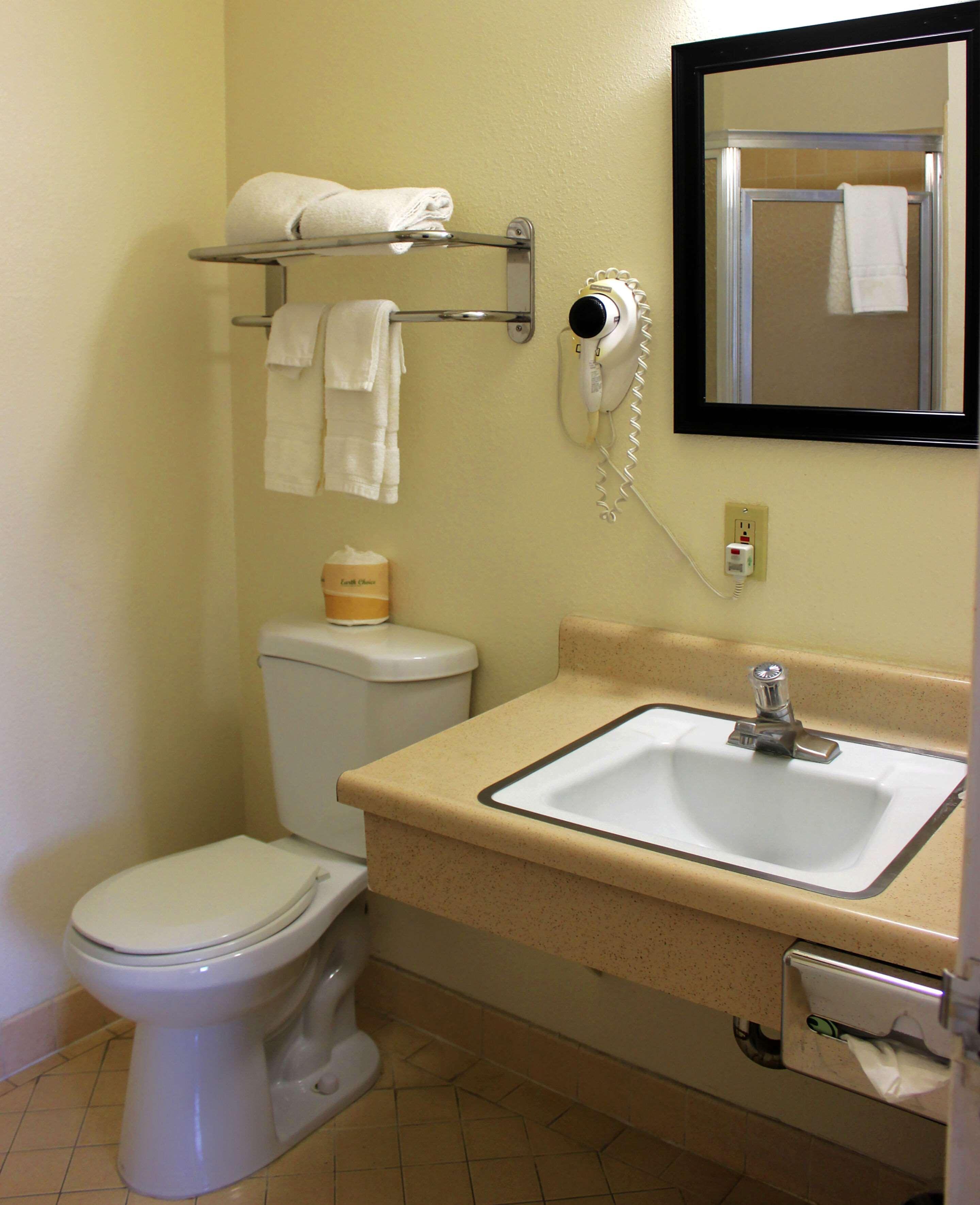 Rodeway Inn Near University-Gateway To Yosemite Merced Bagian luar foto