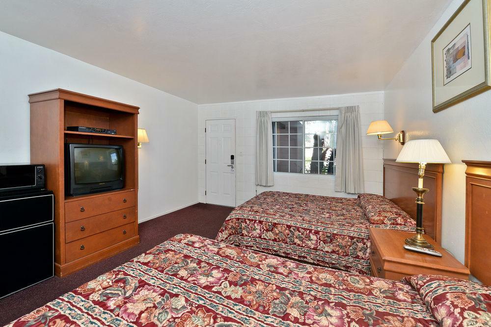 Rodeway Inn Near University-Gateway To Yosemite Merced Bagian luar foto