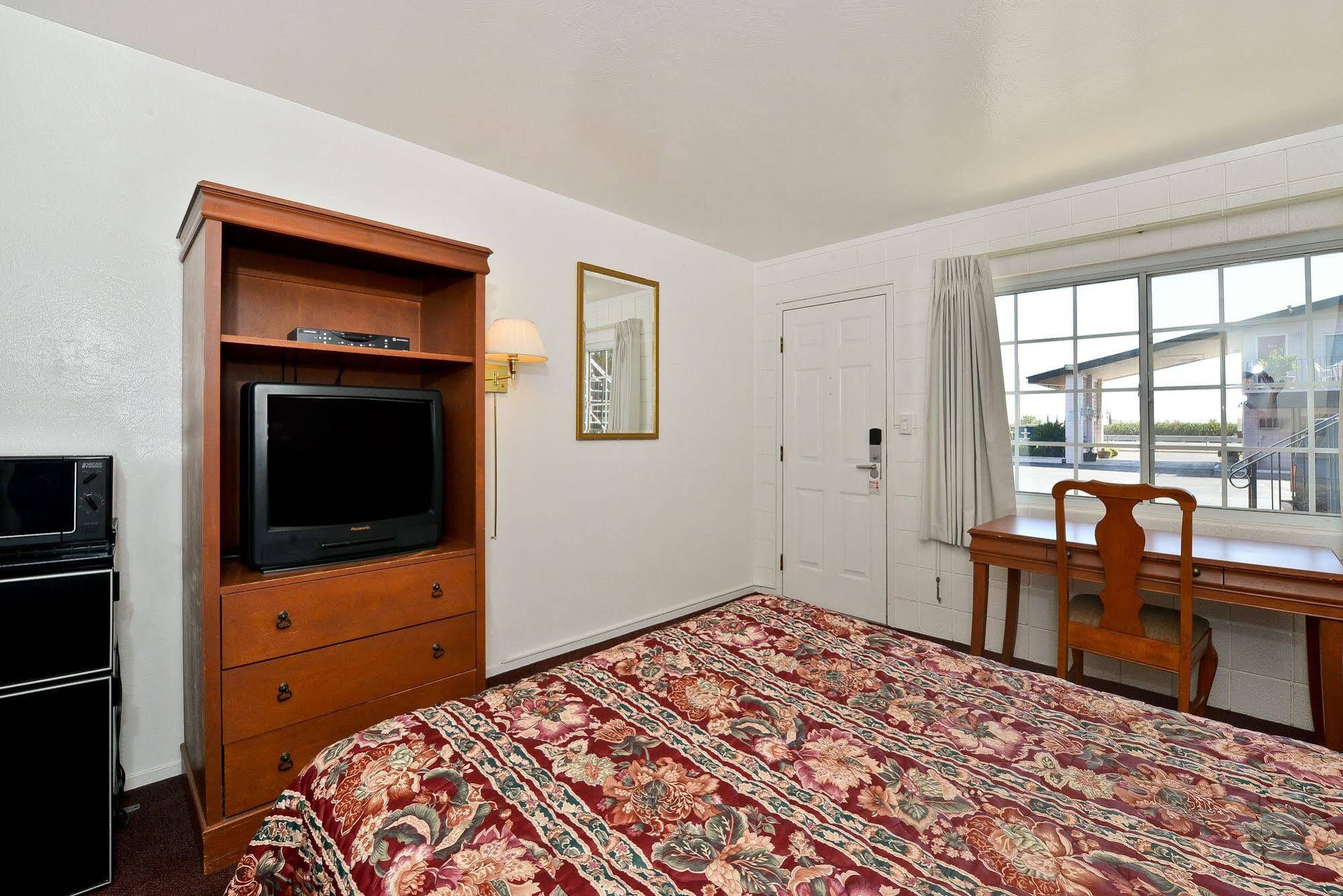 Rodeway Inn Near University-Gateway To Yosemite Merced Bagian luar foto